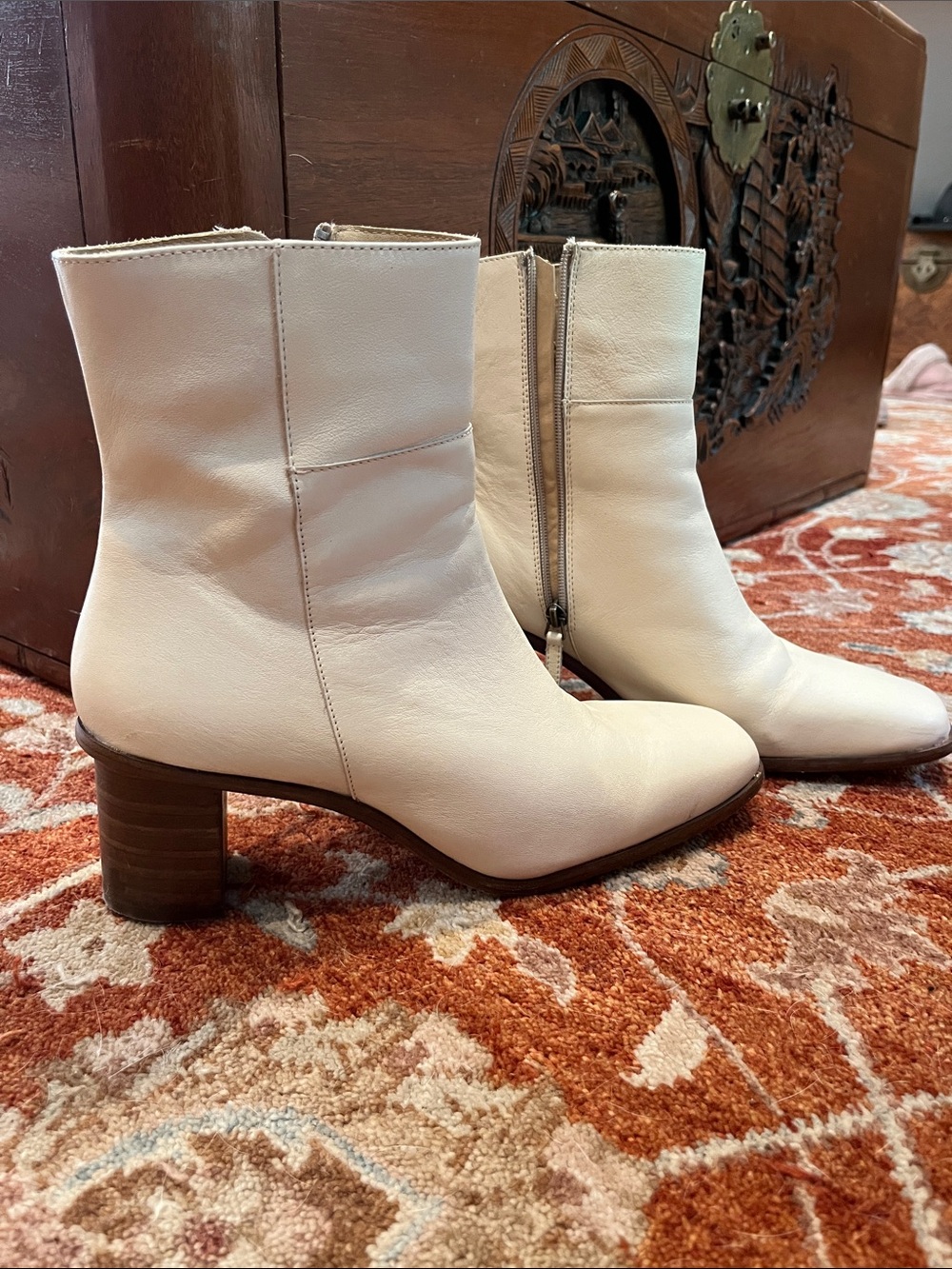 Cream Leather Mid-Heel Ankle Booties with Side Zip Sz 11 great condition!
